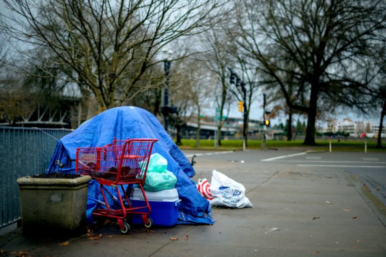 tent-homeless-dwelling